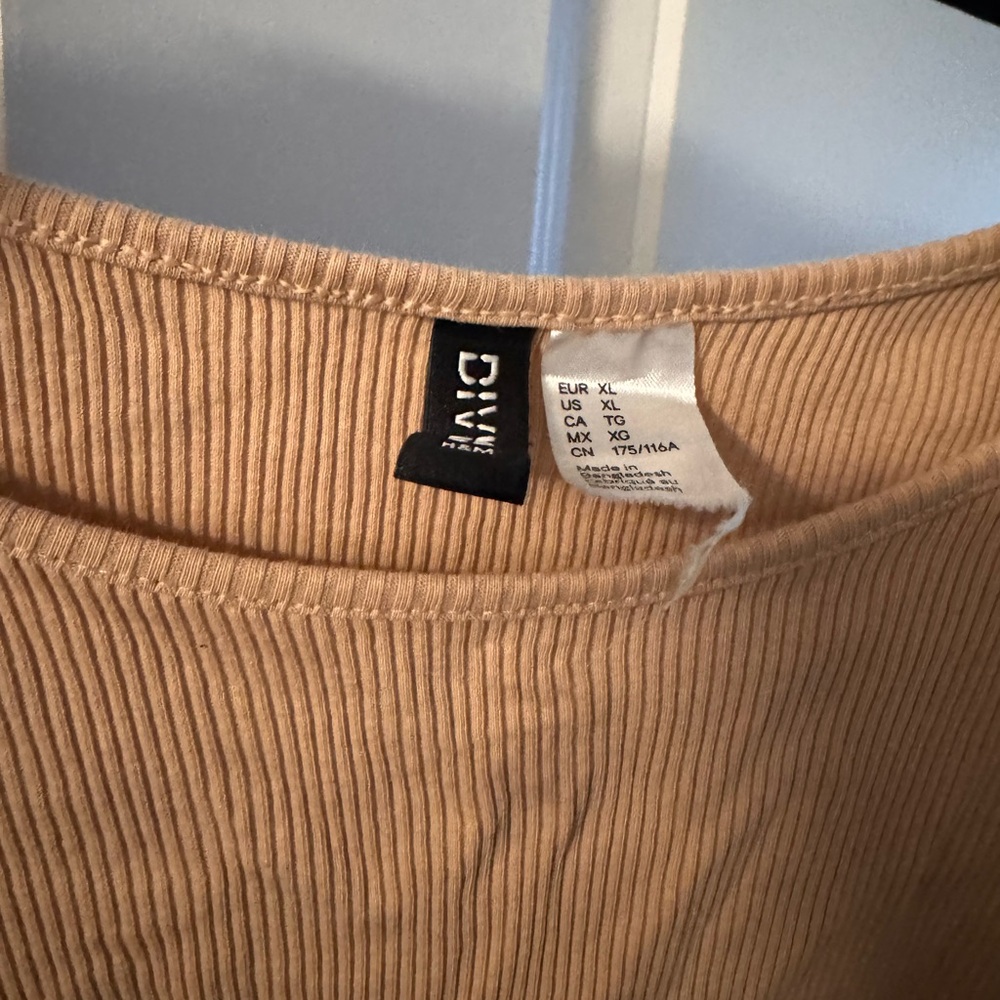 H&M Divided Tan Ruched Crop Top - Picture 3 of 4